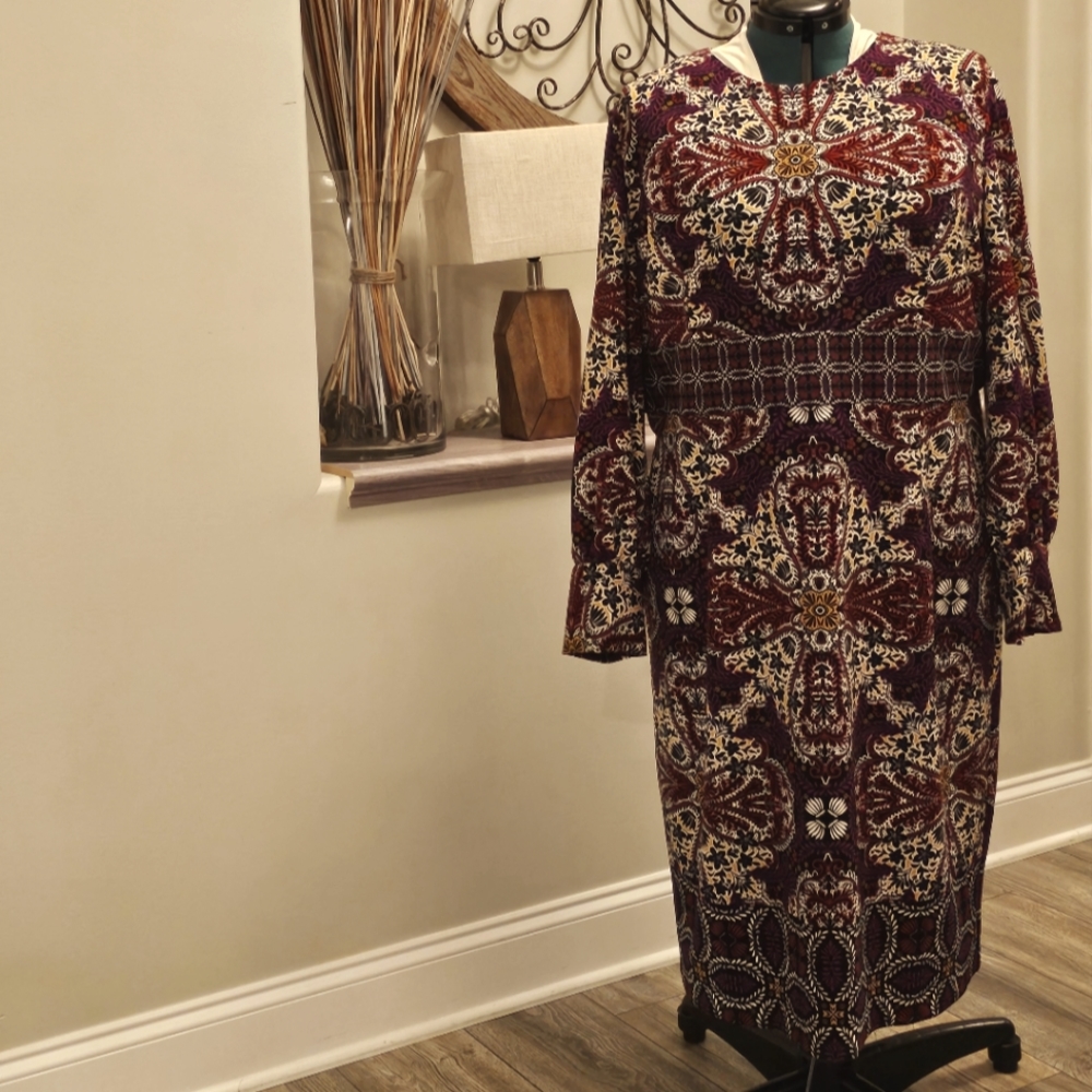 NWoT. Chico’s size 4 (20-22) plus size geometric print dress. Gorgeous Autumn!